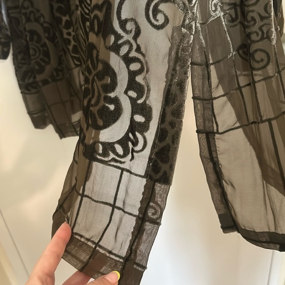 Sheer/Knockout Velvet Tunic with Silk Knitted Tank - Picture 4 of 5